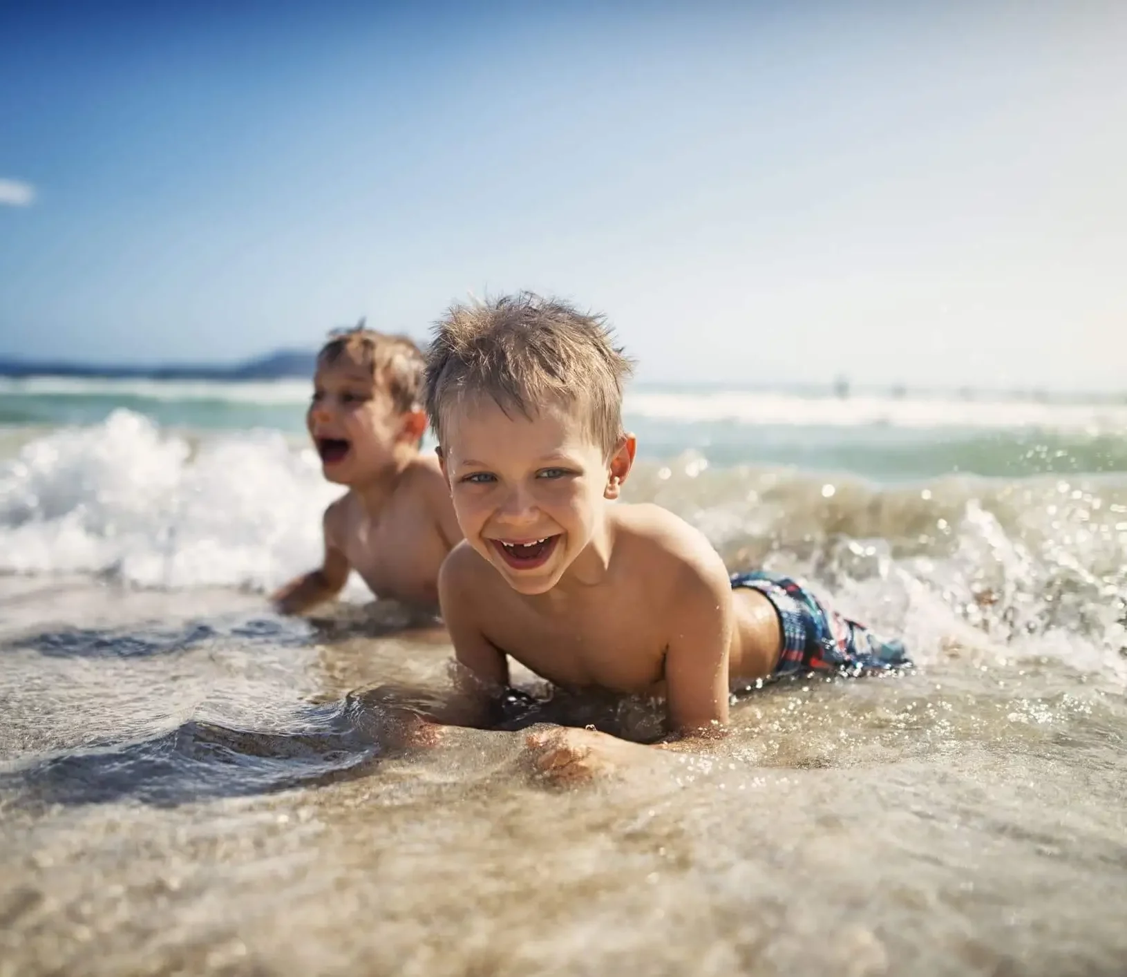 O mar da Praia do Leblon costuma ser mais calmo e, por isso, é uma ótima opção para crianças 