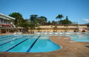 Foto que ilustra matéria sobre clubes em Campinas mostra a piscina do Clube Bonfim Recreativo e Social (Foto: Divulgação)