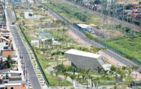 Foto que ilustra matéria sobre Parque Linear mostra uma vista do alto do Parque Madureira, no Rio de Janeiro (Foto: Divulgação Riotur)