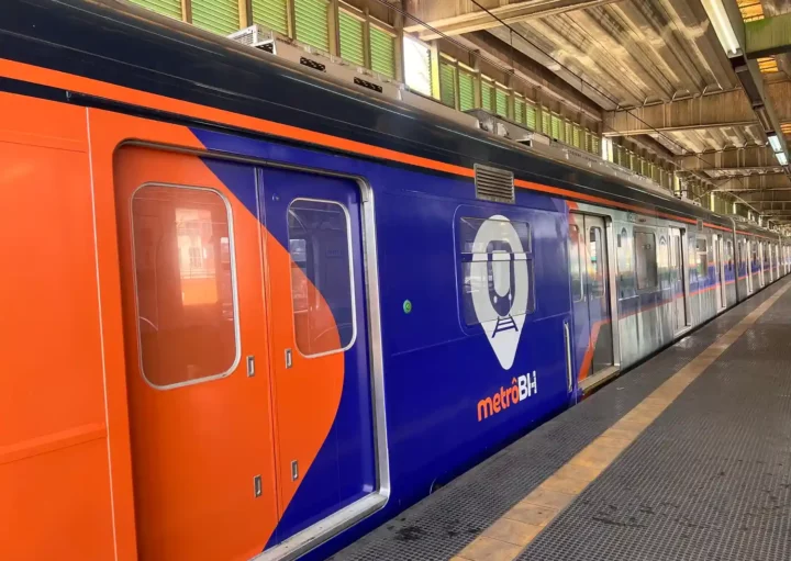 Foto que ilustra matéria sobre a Estação Lagoinha do metrô de Belo Horizonte mostra um trem parado em uma plataforma (Foto: Divulgação)