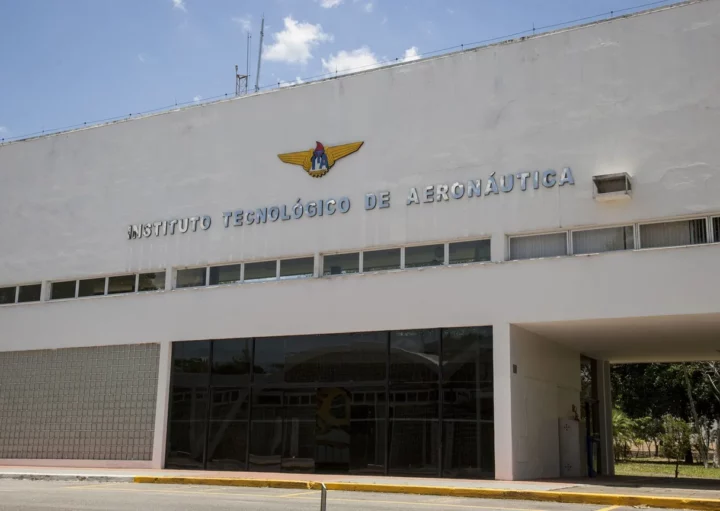 Foto que ilustra matéria sobre faculdades em São José dos Campos mostra o Instituto Tecnológico de Aeronáutica (Foto: Agência Força Aérea / Tem Enilton)