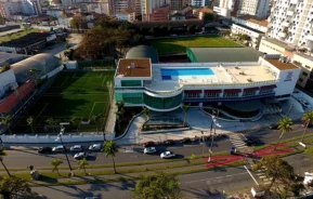 Foto que ilustra matéria sobre clubes em Santos mostra uma vista aérea do Clube de Regatas Saldanha da Gama (Foto: Divulgação)