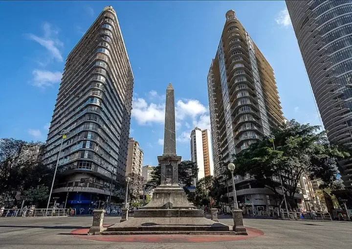 Foto que ilustra matéria sobre o programa "Centro de Todo Mundo" da Prefeitura de Belo Horizonte mostra o "Pirulito" da Praça Sete (Foto: Wikimedia Commons)