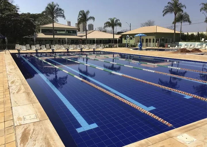 Foto que ilustra matéria sobre os clubes em Indaiatuba mostra a piscina do Indaiatuba Clube (Foto: Divulgação)