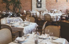 Foto que ilustra matéria sobre os Melhores restaurantes de Sorocaba mostra um ambiente interno do La Doc Gastronomia (Foto: Reprodução do Facebook)