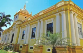 Foto que ilustra matéria sobre Museus em São José dos Campos mostra a fachada do Museu Municipal de São José dos Campos (Foto: PMSJC)