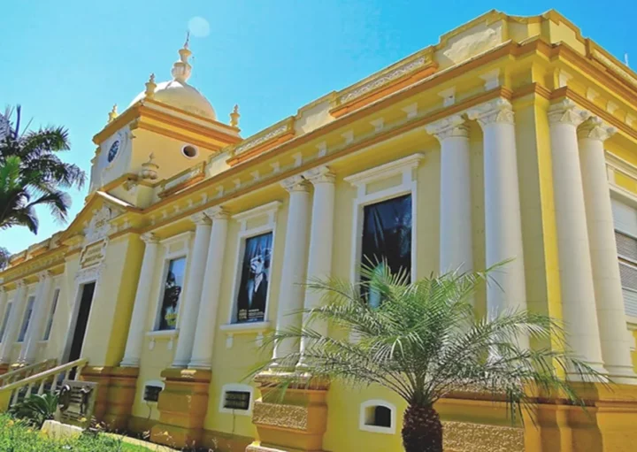 Foto que ilustra matéria sobre Museus em São José dos Campos mostra a fachada do Museu Municipal de São José dos Campos (Foto: PMSJC)