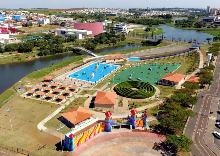 Foto que ilustra matéria sobre parques em Indaiatuba mostra uma visão do alto do Parque da Criança (Foto: Prefeitura de Indaiatuba)