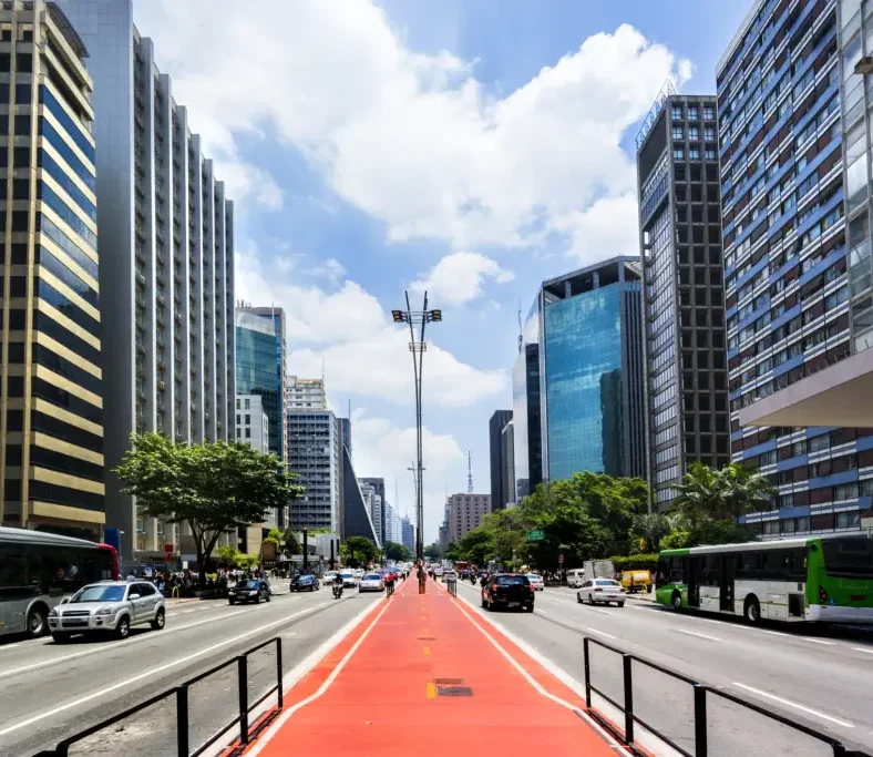 Na Avenida Paulista você encontra eventos culturais, restaurantes, lojas e bares