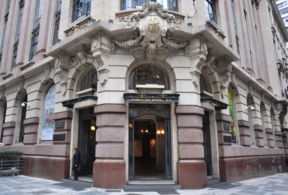 Imagem da fachada de entrada do Centro Cultural Banco do Brasil de São Paulo (CCBB SP)