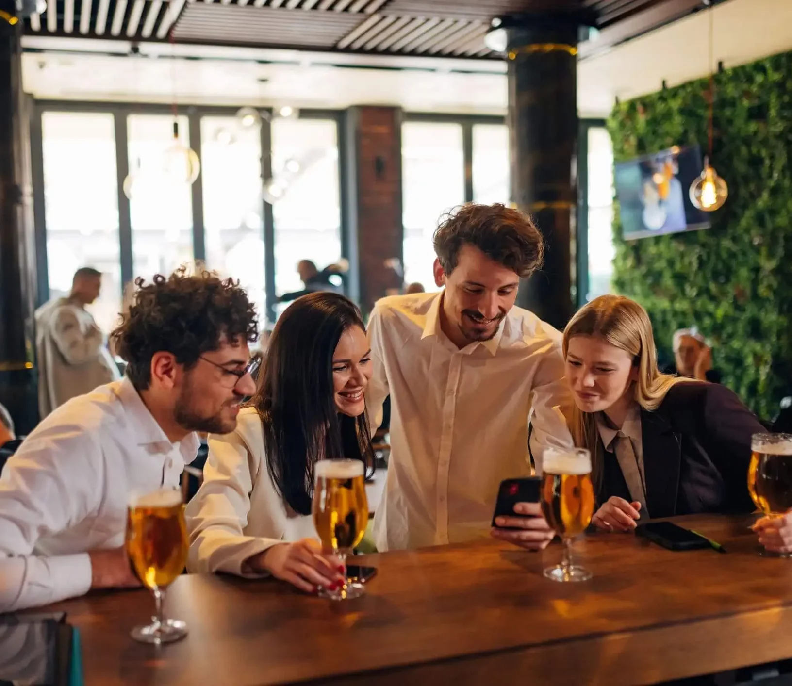 Além dos bares, a Avenida Paulista também tem restaurantes, shoppings e centros culturais nos arredores

