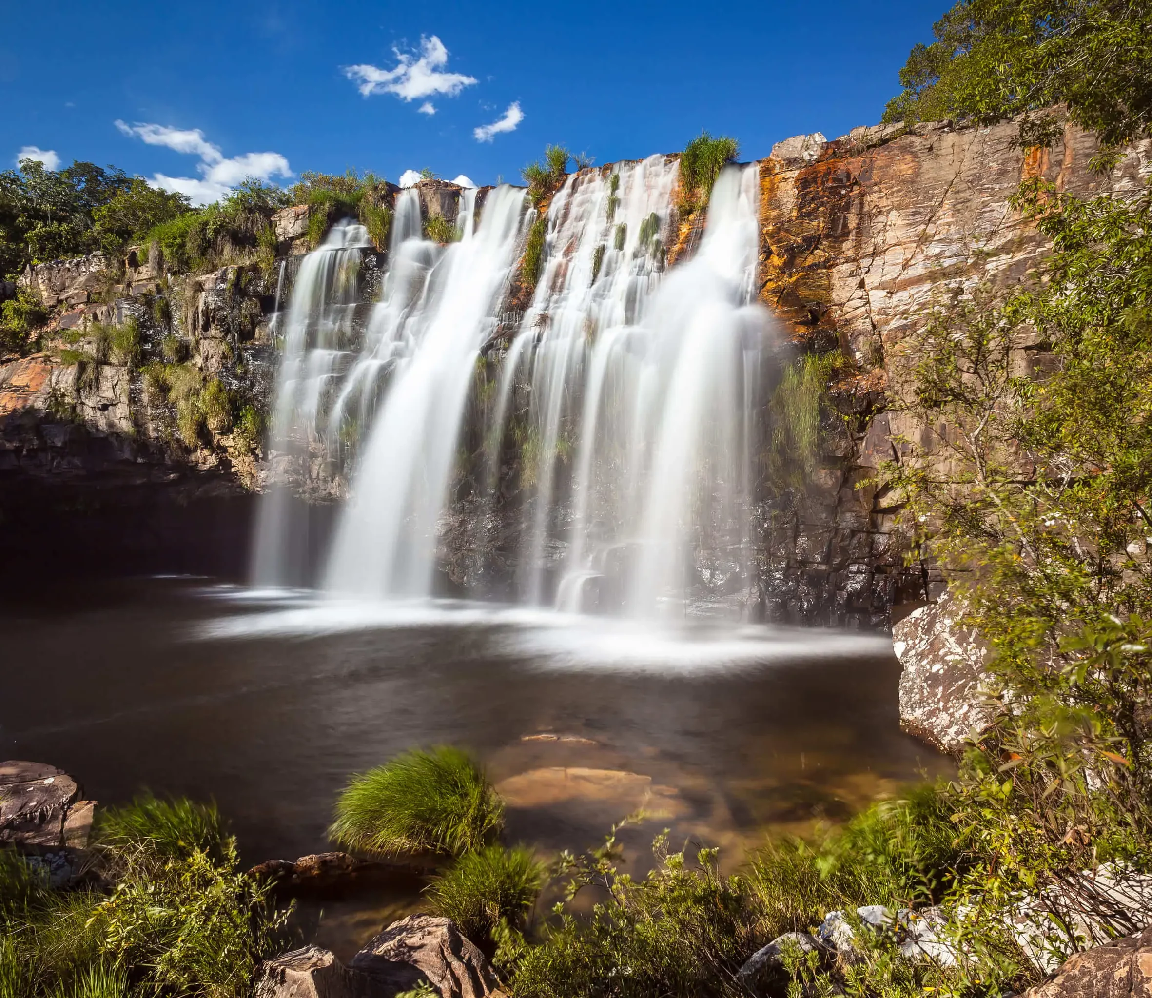 Brumadinho conta com trilhas e poços naturais que atraem visitantes de todas as idades