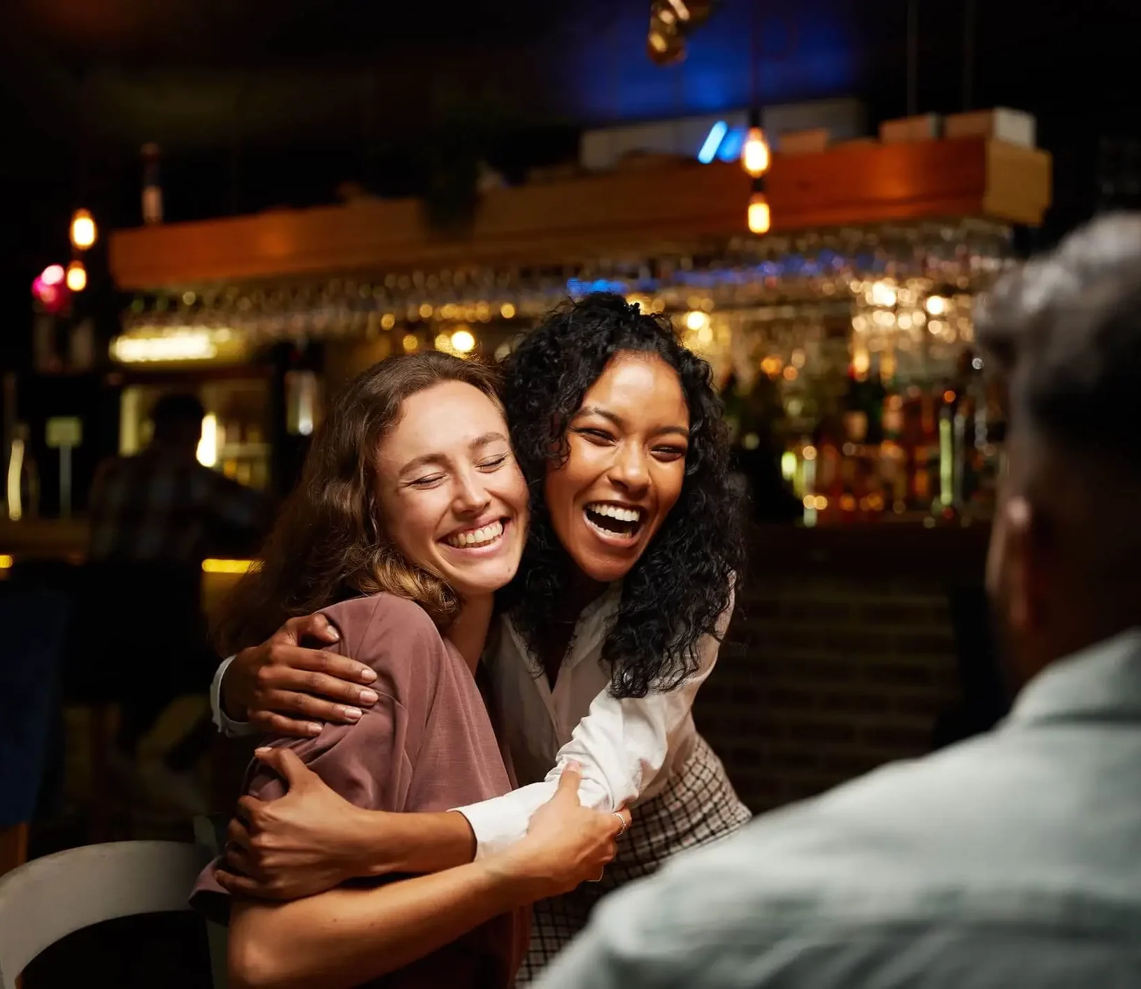 É possível aproveitar happy hour ou até mesmo estender o encontro até a madrugada 