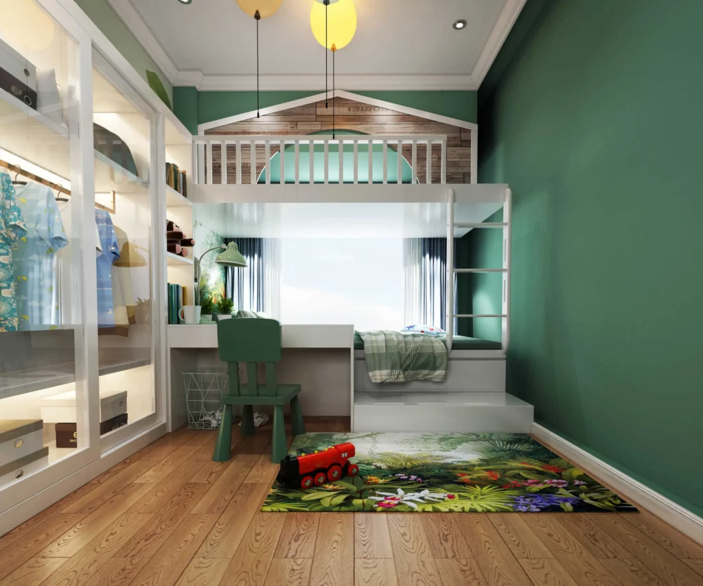 Imagem de um quarto de menino com escrivaninha integrada com paredes verdes, uma cama loft sobre uma escrivaninha branca, uma cadeira verde, guarda-roupa embutido, piso de madeira e um tapete colorido com um trem de brinquedo vermelho. A luz natural entra pela janela