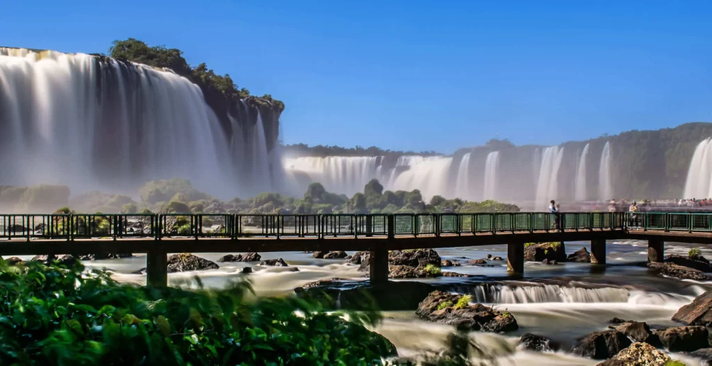 Imagem das Cataratas, em Foz do Iguaçu, no Paraná