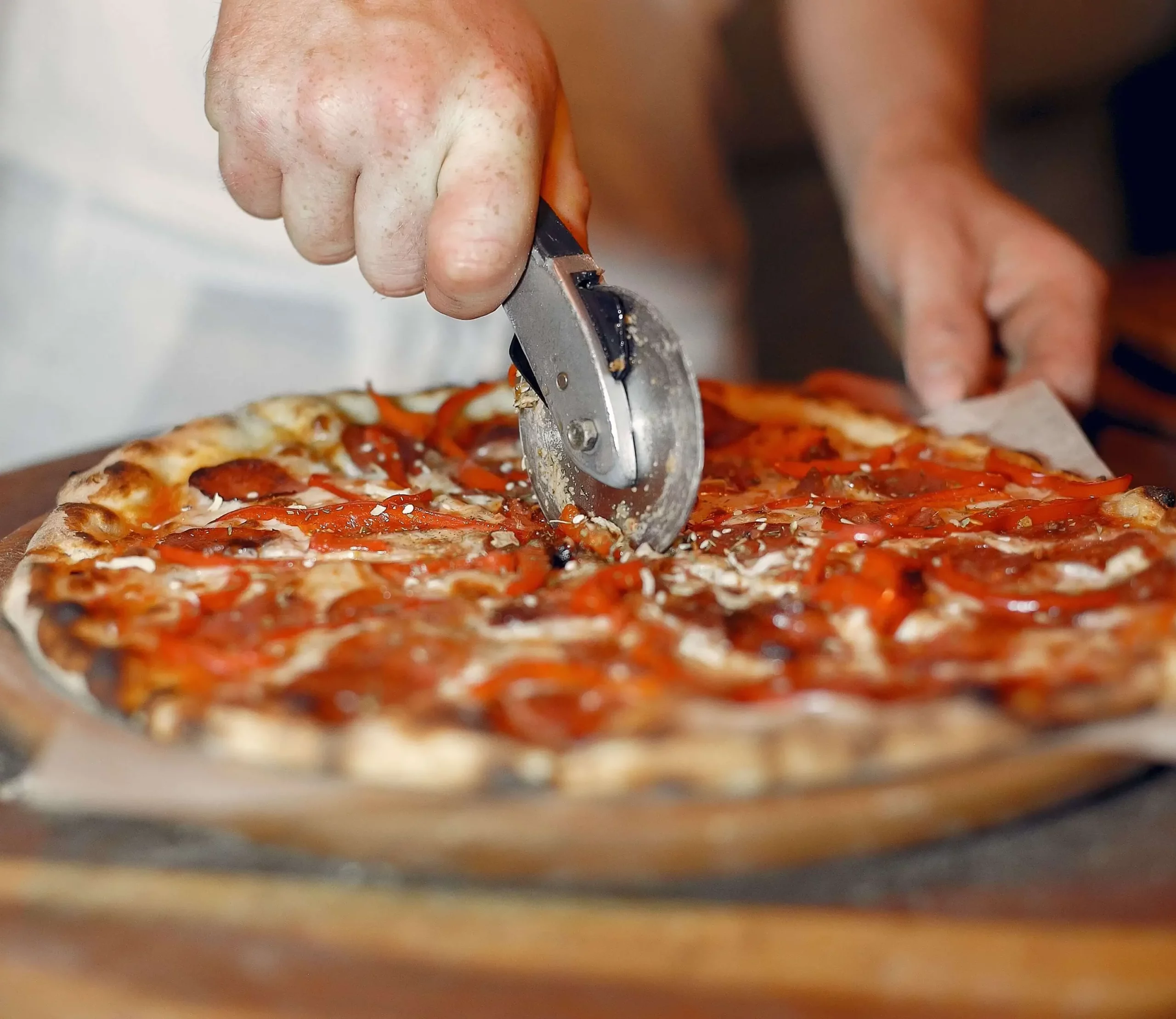 As melhores pizzarias de Campinas se destacam pelo preparo artesanal e pelo uso de ingredientes frescos