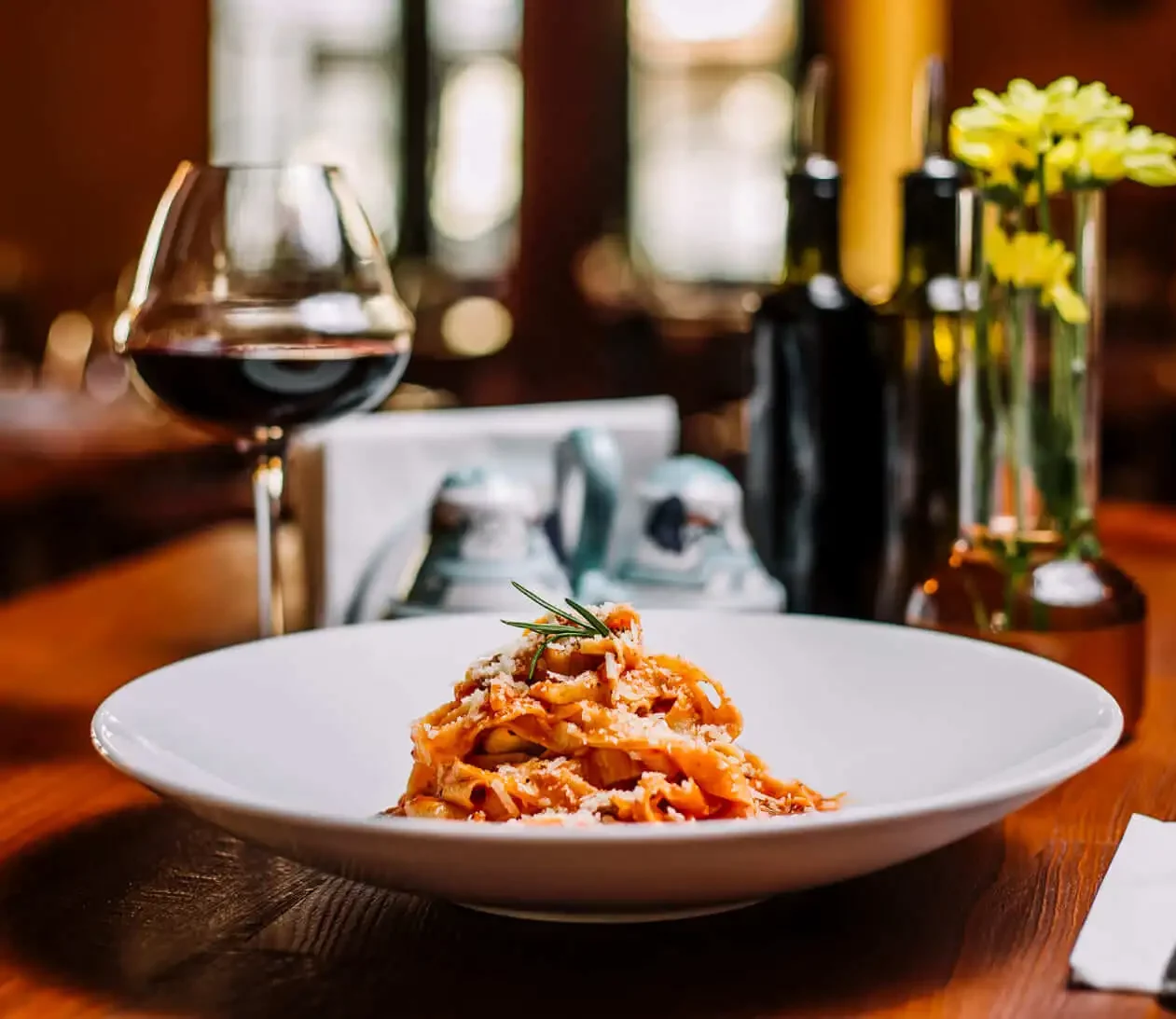 É possível encontrar restaurantes para todos os momentos em Nova Iguaçu